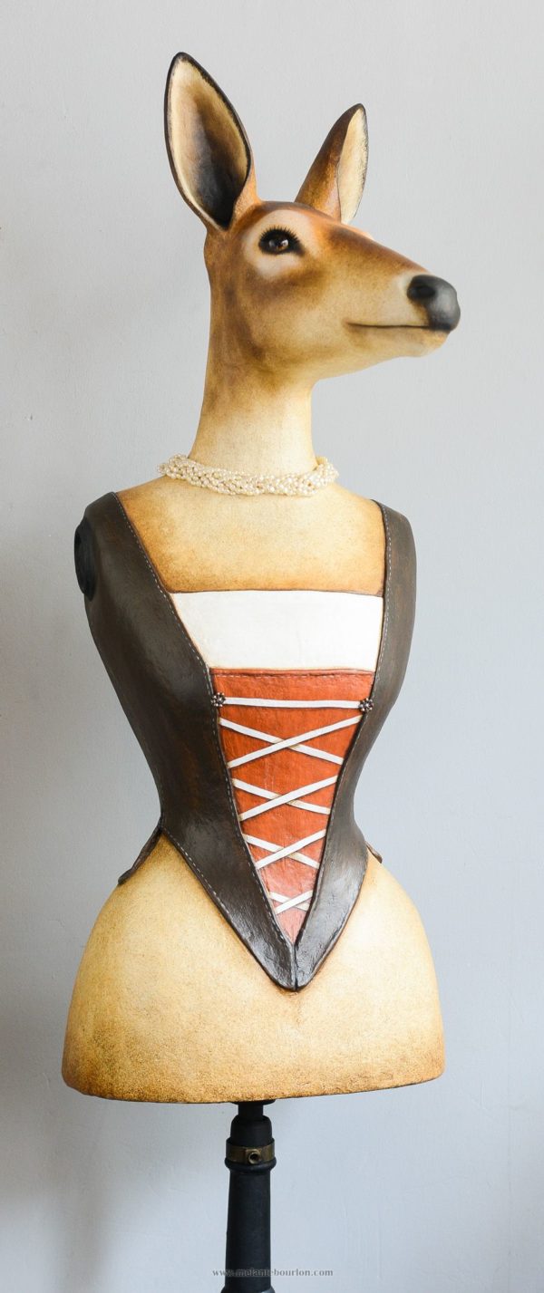 Biche au corset- Sculpture en papier de Mélanie Bourlon - 38 Le Avenières - Isère - Rhône-Alpes - France - Photo : Anthony Cottarel