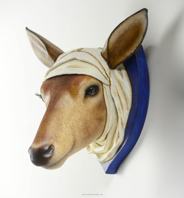 Biche au turban- Sculpture en papier de Mélanie Bourlon - 38 Le Avenières - Isère - Rhône-Alpes - France - Photo : Anthony Cottarel