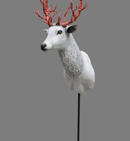 Cerf blanc- Sculpture en papier de Mélanie Bourlon - 38 Le Avenières - Isère - Rhône-Alpes - France - Photo : Anthony Cottarel