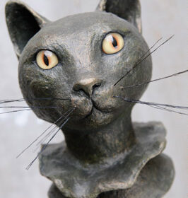 Chat bronze- Sculpture en papier de Mélanie Bourlon - 38 Le Avenières - Isère - Rhône-Alpes - France - Photo : Anthony Cottarel