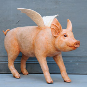 Cochon ailé- Sculpture en papier de Mélanie Bourlon - 38 Le Avenières - Isère - Rhône-Alpes - France - Photo : Anthony Cottarel