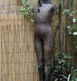 Corbeau- Sculpture en papier de Mélanie Bourlon - 38 Le Avenières - Isère - Rhône-Alpes - France - Photo : Anthony Cottarel