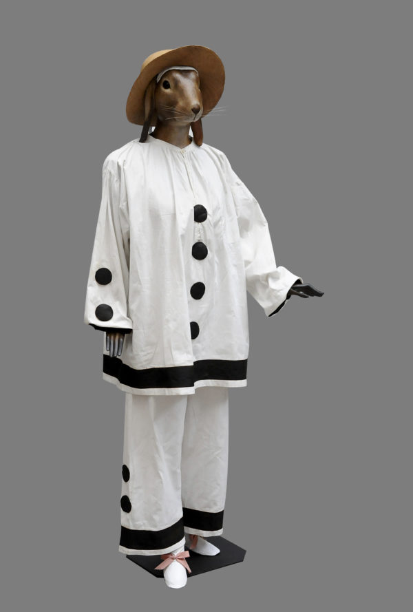 Gilles scuplture- Sculpture en papier de Mélanie Bourlon - 38 Le Avenières - Isère - Rhône-Alpes - France - Photo : Anthony Cottarel