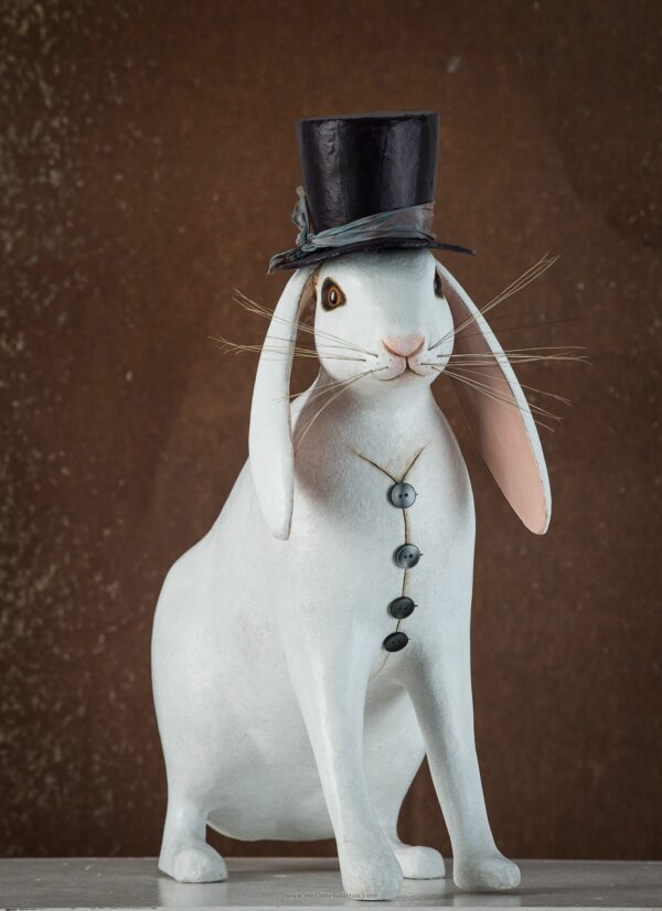 Lapin magicien - Sculpture en papier de Mélanie Bourlon - 38 Le Avenières - Isère - Rhône-Alpes - France - Photo : Anthony Cottarel