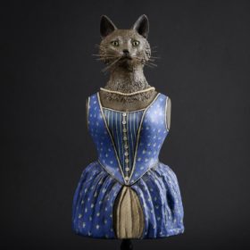 Demoiselle chat - Sculpture en papier de Mélanie Bourlon - 38 Le Avenières - Isère - Rhône-Alpes - France - Photo : Anthony Cottarel
