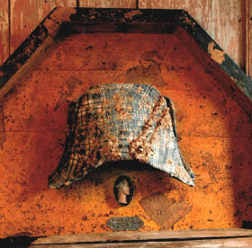 - Cabinet de curiosités - Sculpture en papier de Mélanie Bourlon - 38 Le Avenières - Isère - Rhône-Alpes - France - Photo : Anthony Cottarel