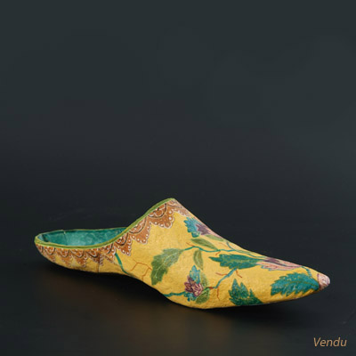 Chaussure savate jaune | Animaux | Sculpture en papier mâché | Mélanie  Bourlon