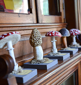 - Épicerie fine - Sculpture en papier de Mélanie Bourlon - 38 Le Avenières - Isère - Rhône-Alpes - France - Photo : Anthony Cottarel