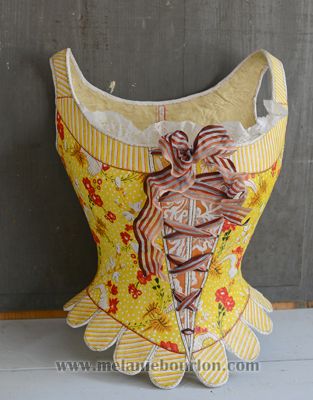 Corset Ninon de Lenclos | Animaux | Sculpture en papier mâché | Mélanie  Bourlon