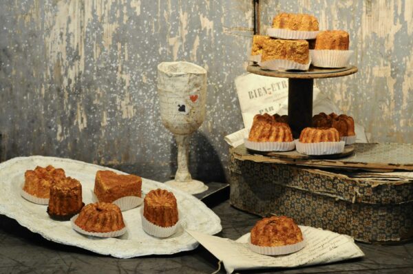 - Épicerie fine - Sculpture en papier de Mélanie Bourlon - 38 Le Avenières - Isère - Rhône-Alpes - France - Photo : Anthony Cottarel
