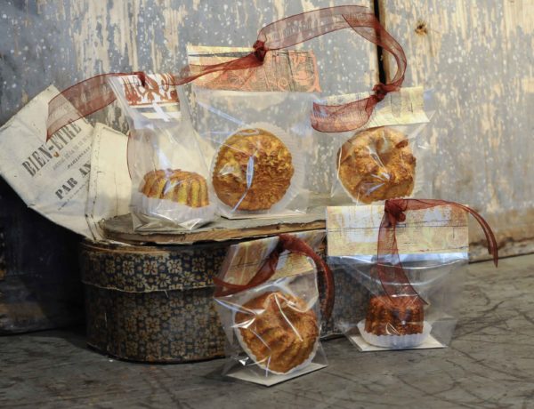 - Épicerie fine - Sculpture en papier de Mélanie Bourlon - 38 Le Avenières - Isère - Rhône-Alpes - France - Photo : Anthony Cottarel