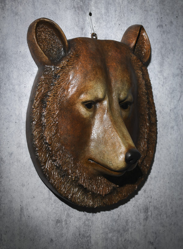 Ours en trophée- ours -Melanie Bourlon sculptures papier mâché