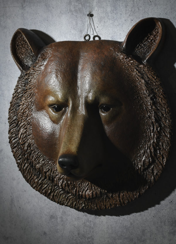 Ours en trophée- ours -Melanie Bourlon sculptures papier mâché