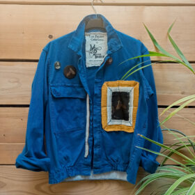Melanie Bourlon veste bleu de travail vintage biche à la perle