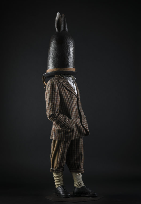 Coup de chapeau-bonhomme -Melanie Bourlon sculptures papier mâché