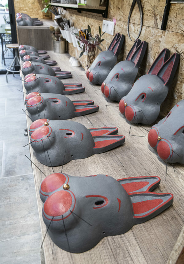 Masques - Lapin - Fauré Lepage -Melanie Bourlon sculptures papier mâché