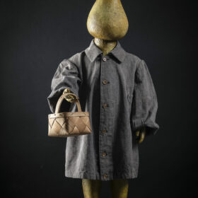Bonne Poire -Melanie Bourlon - sculpture en papier mâché