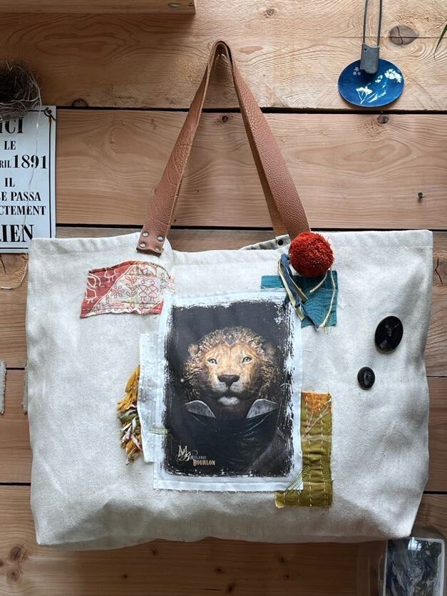 Grand Sac écru 4 lion - Mélanie Bourlon Sculptures Papier Mâché 1