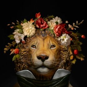 Impression sur toile - Portrait carré Lion fleurs - Mélanie Bourlon Sculptures en Papier Mâché - Créa Anthony Cottarel
