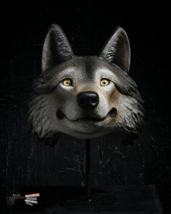 Melanie Bourlon masque de loup en papier mâché