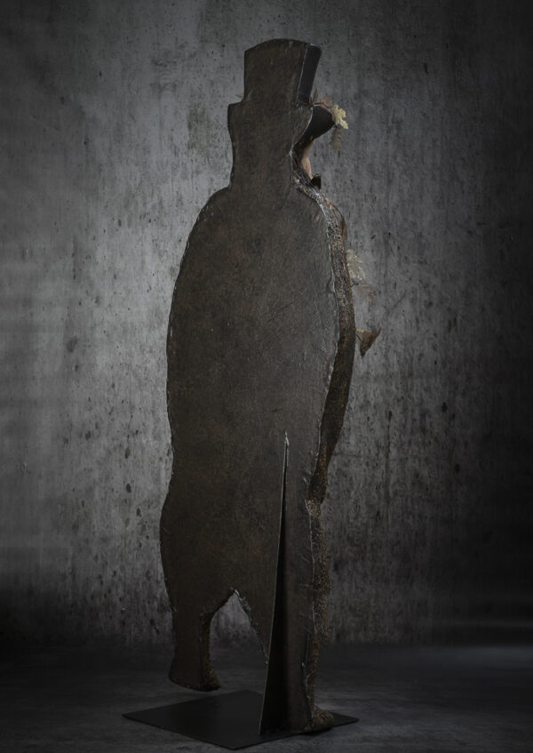 Mélanie Bourlon sculpture Sieur Ours des bois en papier