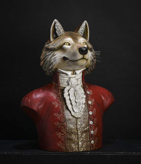 Loup à la lavalliere en papier mâché sculpture de Melanie Bourlon