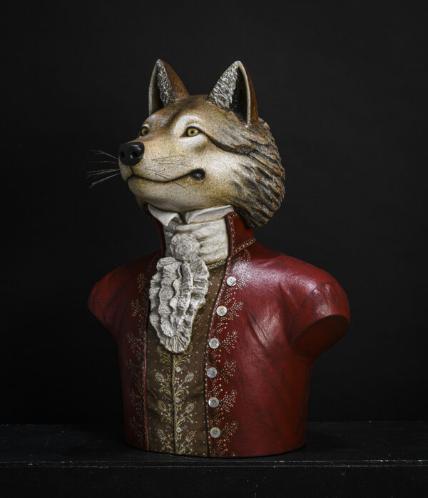 Loup à la lavalliere en papier mâché sculpture de Melanie Bourlon