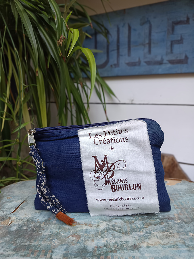 Pochette bleu sombre Lion -T033-S melanie bourlon