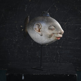 Comme un poisson dans l’eau 5 en papier mâché sculpture de Melanie Bourlon